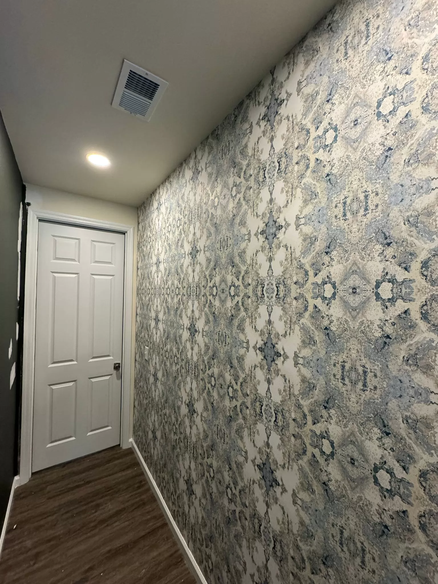Wall papers Handyman